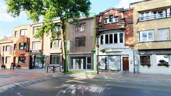 Volledig instapklaar handelspand met woonst