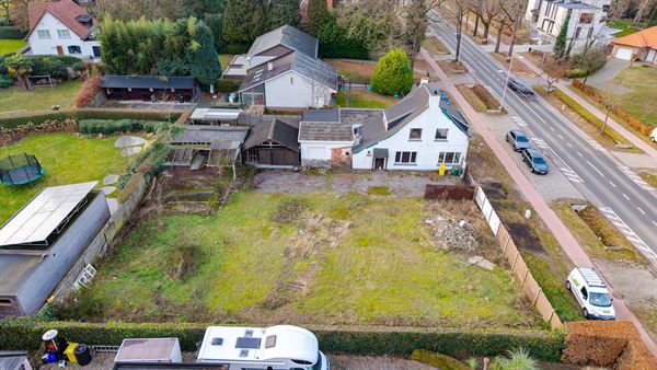 Te slopen of te renoveren woning op ruim perceel van ca. 1.250 m² in Nijlen