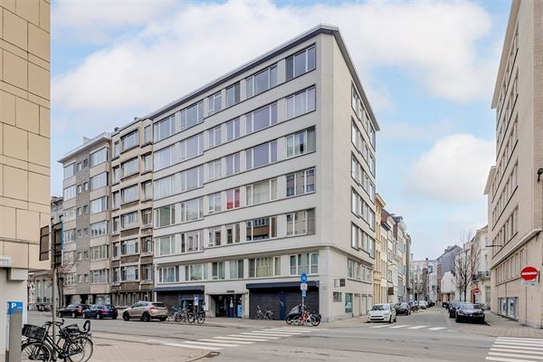 Licht hoekappartement met 1 slk aan het oude Gerechtsgebouw
