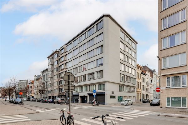 Licht hoekappartement met 1 slk aan het oude Gerechtsgebouw