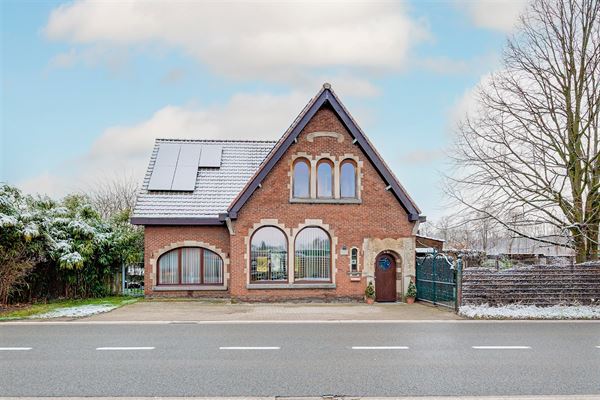 Instapklare woning met grote tuin en prachtig zicht op weilanden