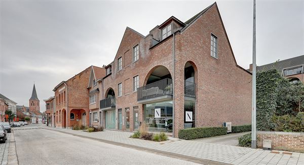 Appartement met twee slaapkamers en terras