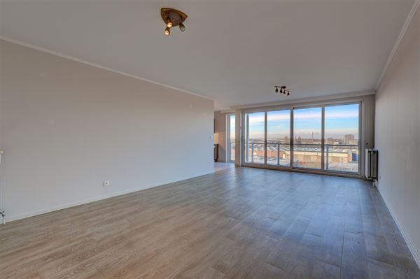 Instapklaar 2-slaapkamerappartement met leuk terras te Linkeroever