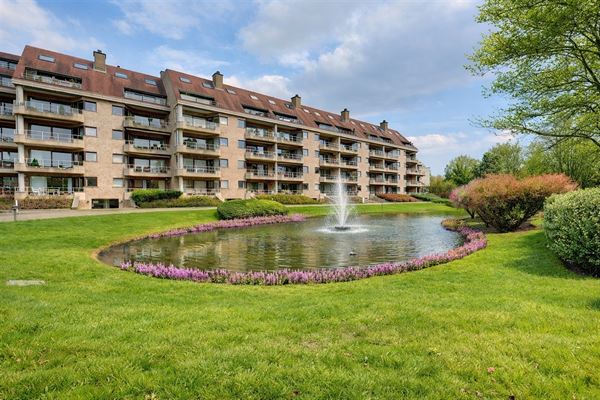 Ruim appartement met twee slaapkamers en terras te huur in residentie Nachtegalenhof