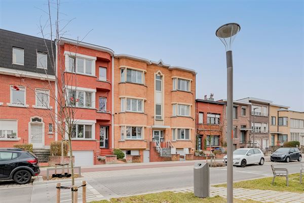 Gelijkvloers appartement 2 slpk met tuin en garage