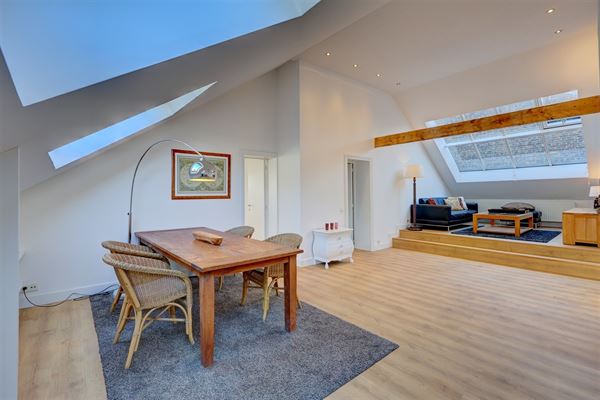 Gemeubeld appartement (202m²) op toplocatie in hartje Antwerpen met zonneterras