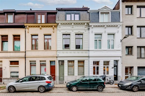 Instapklare herenwoning met 4 slaapkamers en tuin