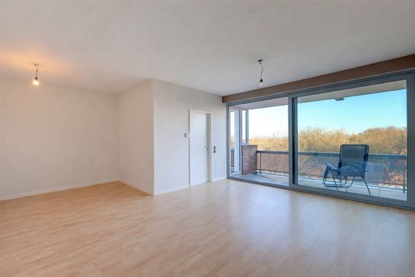 Gerenoveerd 2-slaapkamer appartement met 2 terrassen en garage