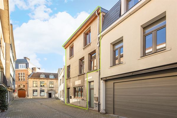 Te renoveren stadswoning nabij de Kruidtuin in Mechelen