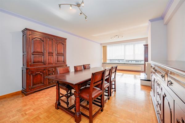 Ruim 3 Slaapkamer appartement vlakbij het Rivierenhof
