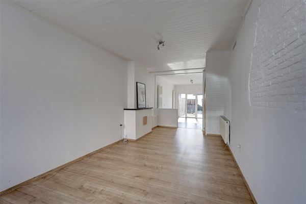 Moderne gezinswoning met twee slaapkamers en tuin