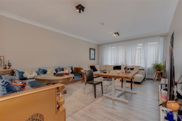 Instapklaar 2 slk appartement met terras te Mortsel
