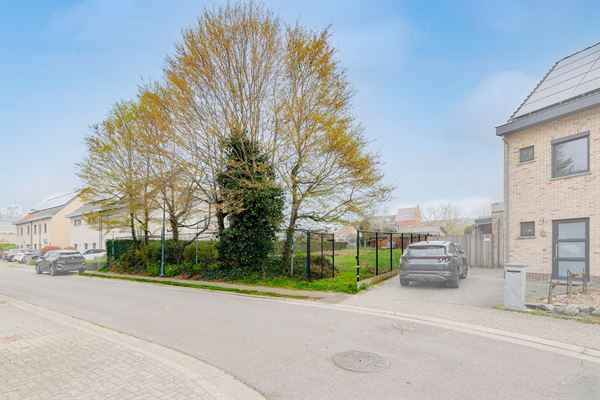 Ruime bouwgrond van ca 356 m² voor HOB in Kontich