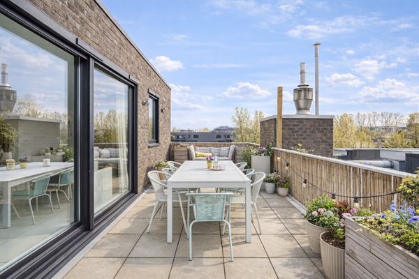Penthouse met 2 terrassen (40m²) te Pulhof in Berchem