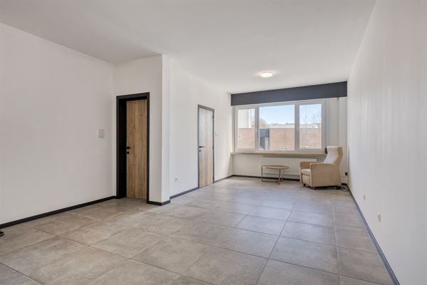 Ruime kangoeroe woning met 5 slk + 2 badk + terras in Lier