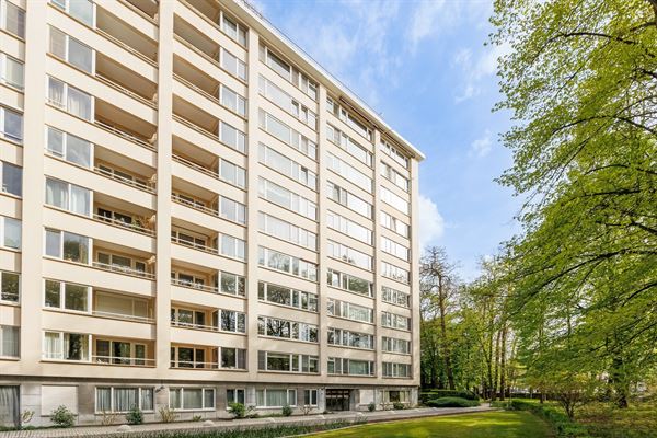 Gerenoveerd 2 Slaapkamer appartement met terras in Berchem