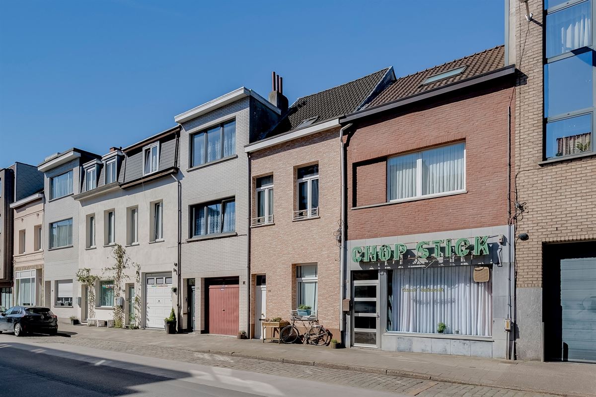 Ruime 3/4 slaapkamerwoning met twee badkamers.