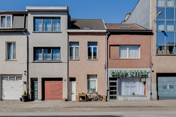 Ruime 3/4 slaapkamerwoning met twee badkamers.