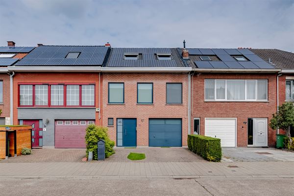 Prachtig huis met 3 slpk en een bureau te Ekeren