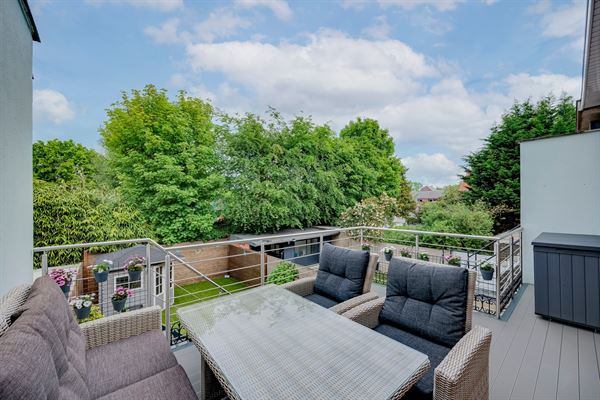 Prachtig huis met 3 slpk en een bureau te Ekeren
