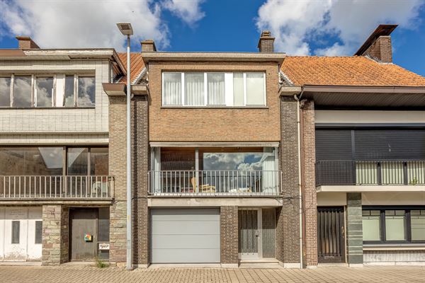 Te renoveren Bel-étage met veel potentieel