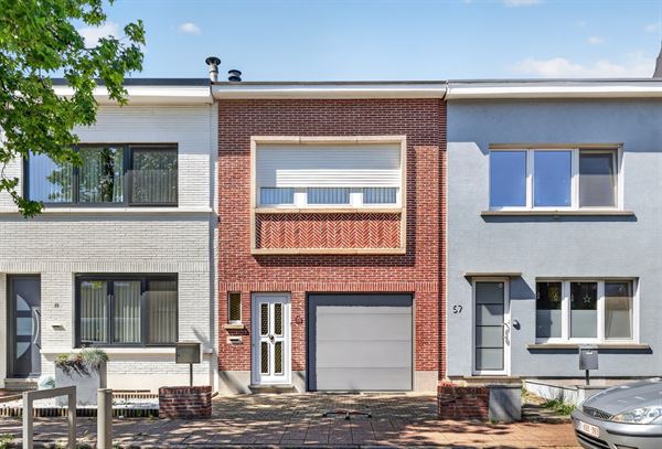 Instapklaar huis met 2 volwaardige slaapkamers en tuin in Deurne