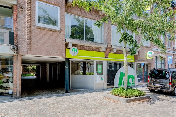 Ruim handelsgelijkvloers op uitstekende ligging!