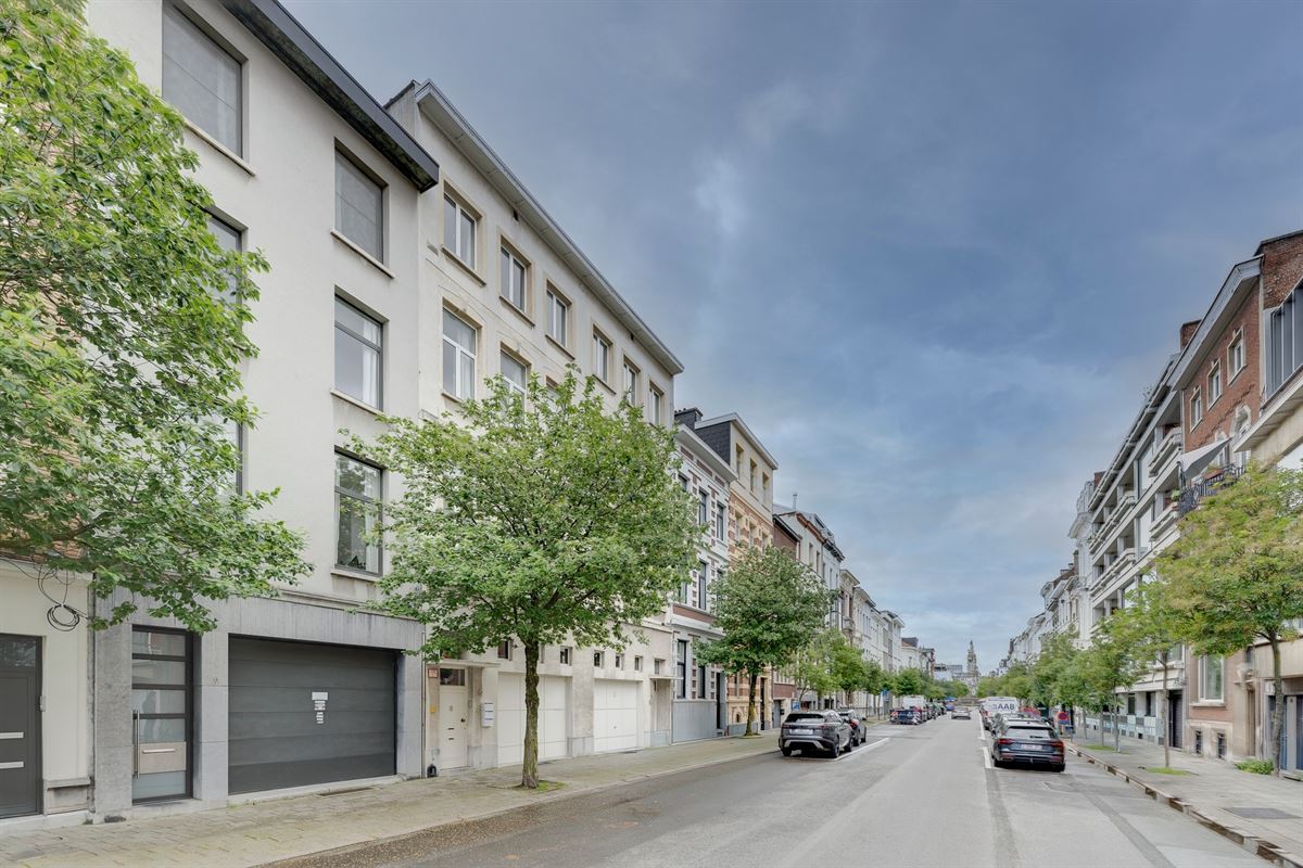 Polyvalent gebouw op het Zuid - ca 590 m² vloer - perceel ca 300 m²