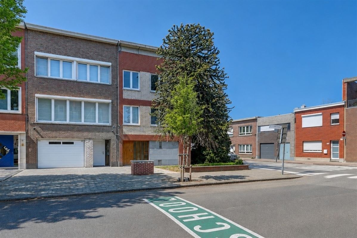 Appartementsgebouw op wandelafstand van centrum Wilrijk