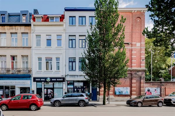 Lichtrijk appartement met 2 slaapkamers