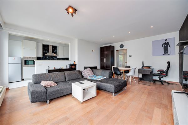 2 slpk appartement met terras te Merksem
