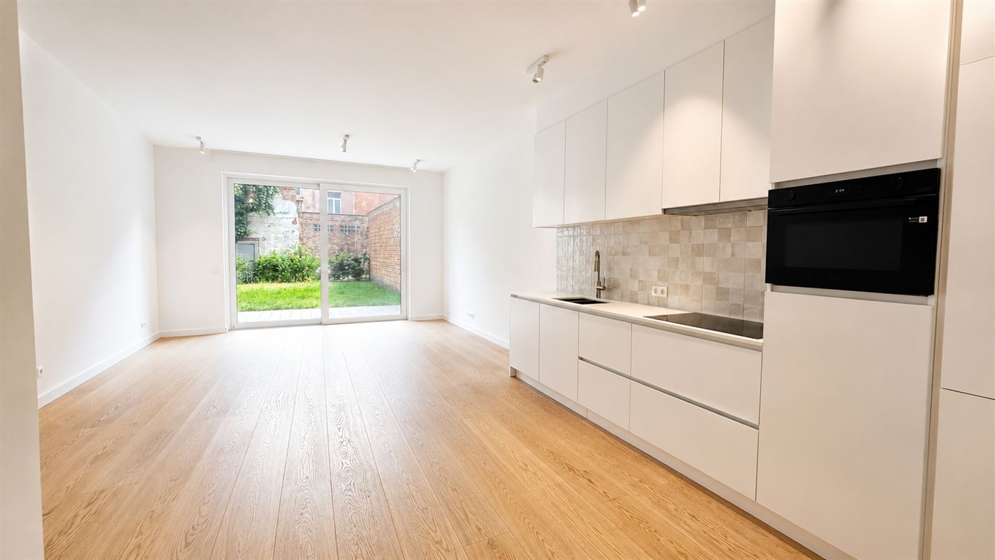 Gerenoveerd gelijkvloers appartement met tuin
