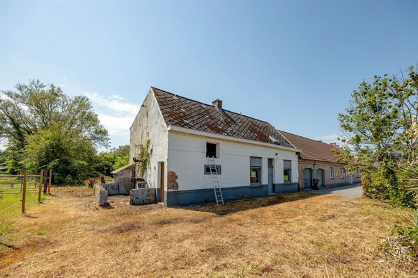 Te renoveren halfopen bebouwing op 10 are te Putte