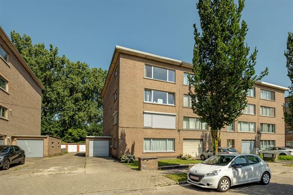 Appartement met twee slaapkamers en garage te Mortsel