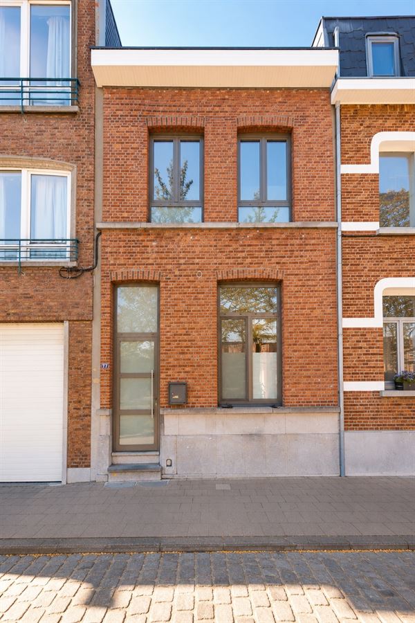 Prachtige karakterwoning met zonnige tuin in Wilrijk