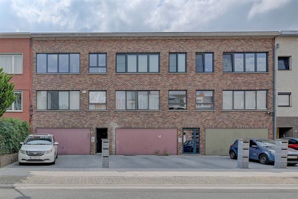 Appartement met 2 slaapkamers en terras vlakbij centrum Wilrijk
