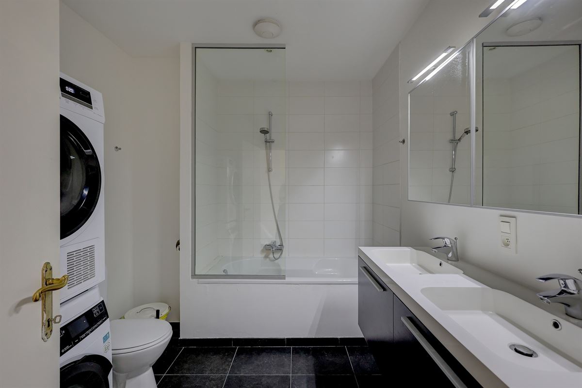 Appartement met 2 slaapkamers en terras vlakbij centrum Wilrijk