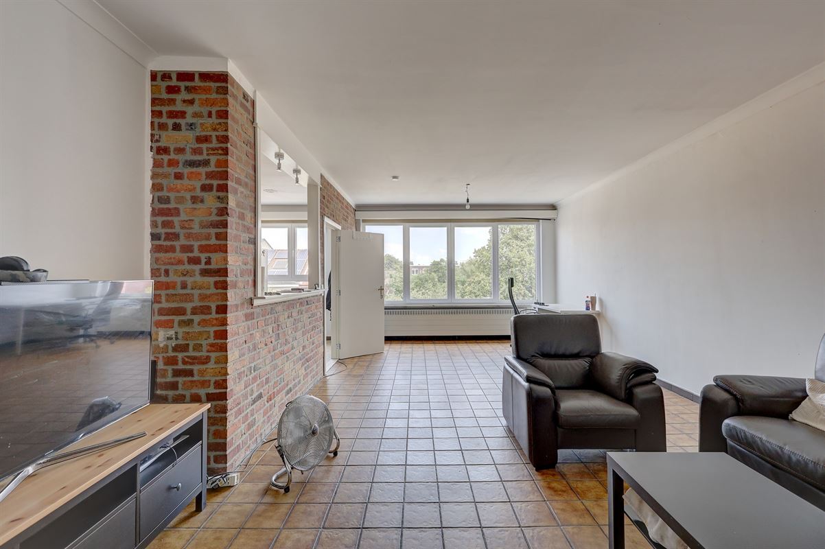 Appartement met 2 slaapkamers en terras vlakbij centrum Wilrijk