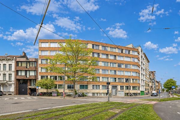 Lichtrijk appartement met 1 slaapkamer en gemeenschappelijke tuin