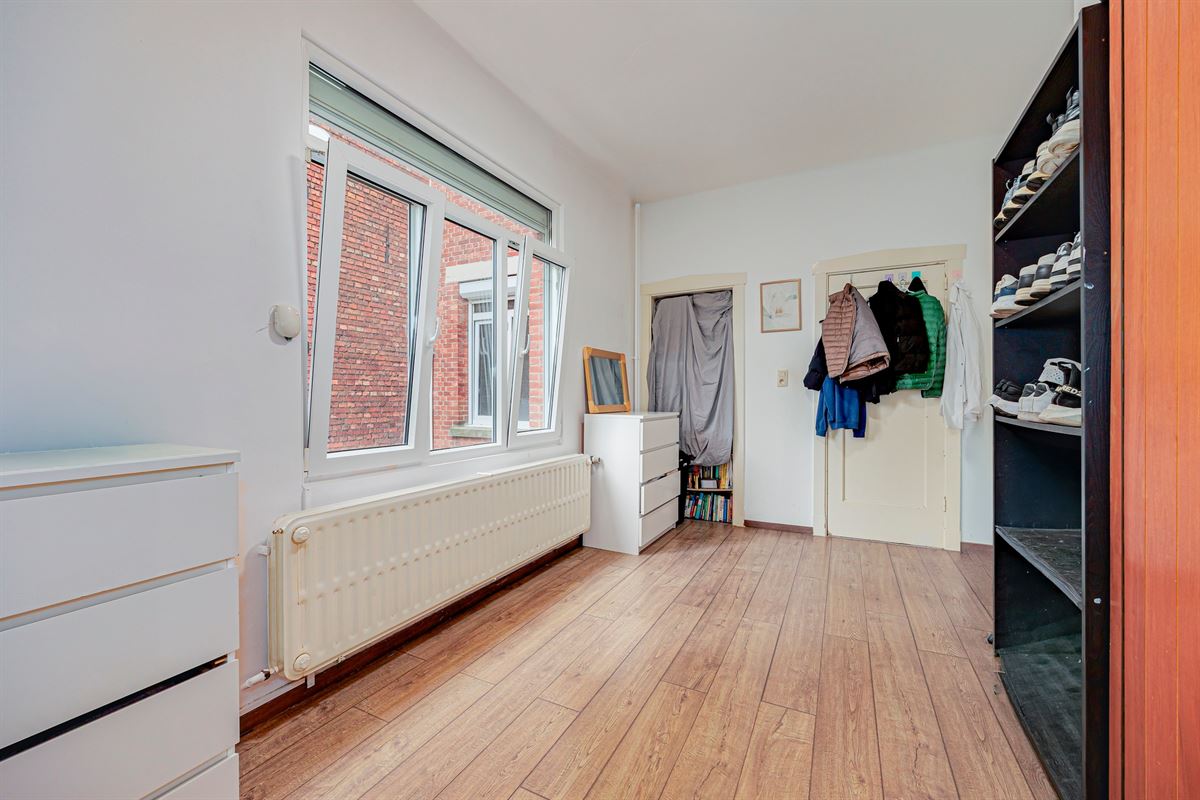 Zeer ruime woning van 415m² met grote tuin in Merksem