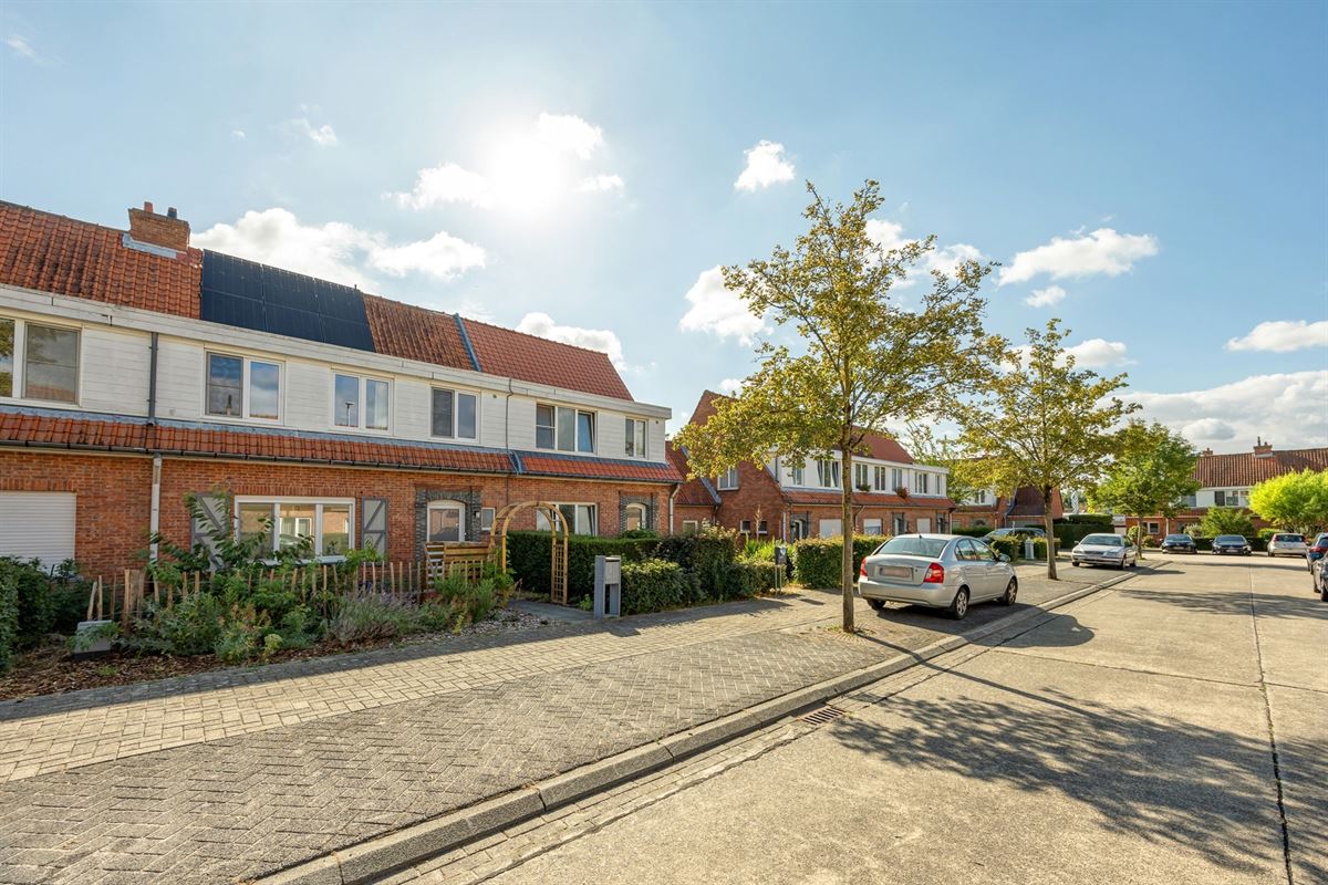 Instapklaar huis met drie slaapkamers en tuin
