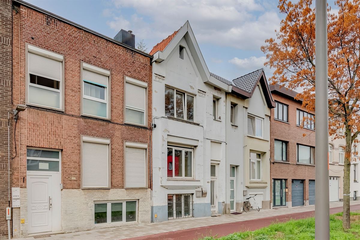 Volledig te renoveren huis met ruime tuin