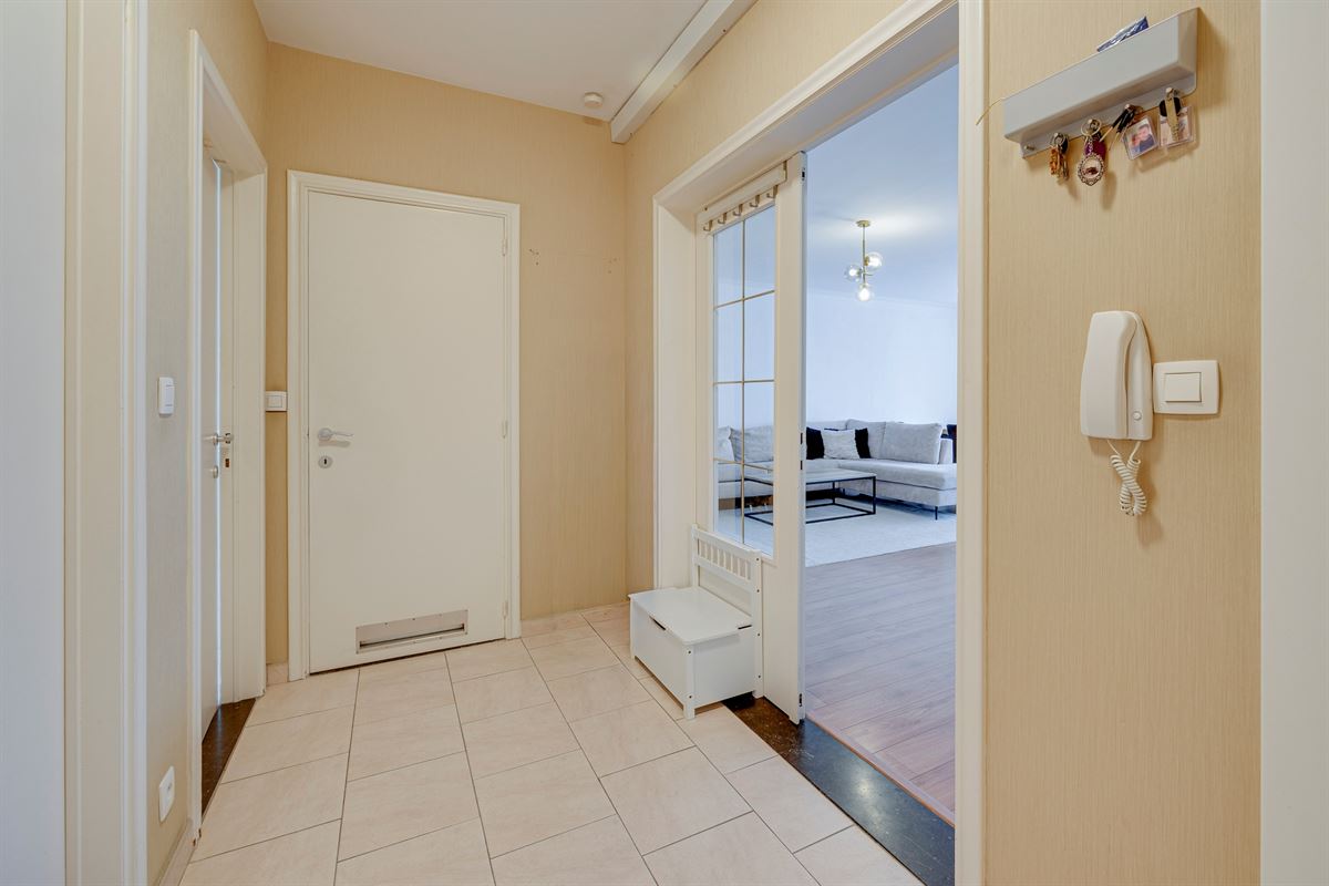 Prachtig appartement met 2 slaapkamers, terras en garagebox!