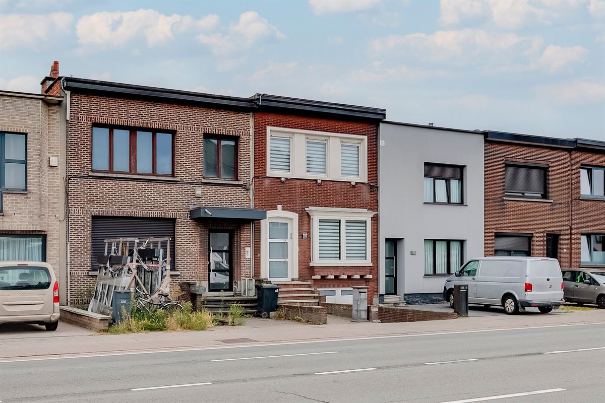 Leuke instapklare woning met 3 slk, garage en een zonnige tuin