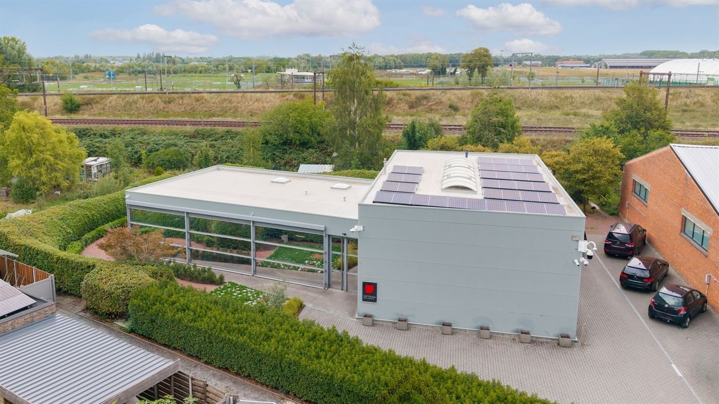 Vrijstaand KMO / kantoorgebouw van ca 405 m² op 1.200 m²