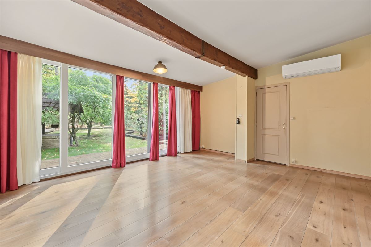 Charmante laagbouwwoning op groot perceel in Schilde