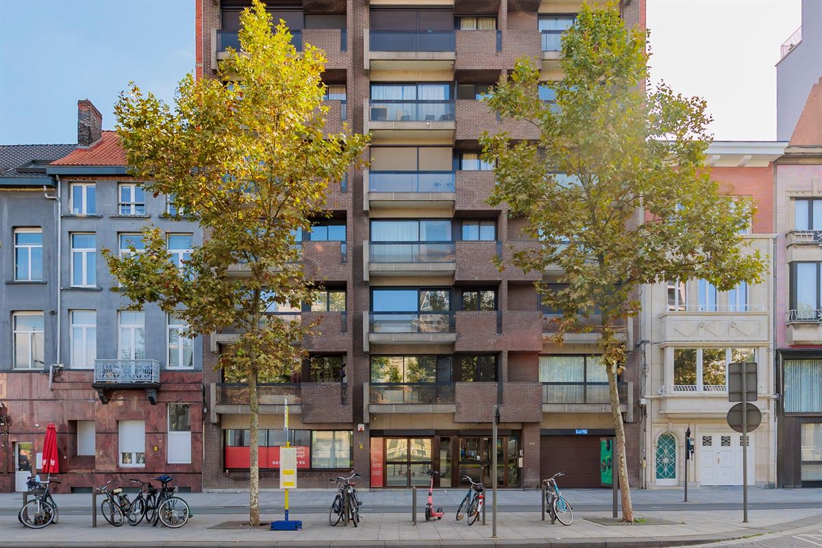 Luxueus gerenoveerd app met 1 slpk en terras;