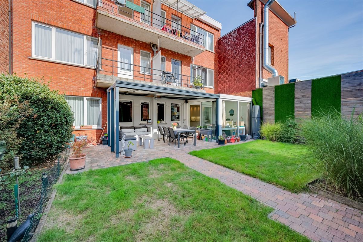 Ruim appartement met 3 slaapkamers, 2 badkamers en fantastische tuin!