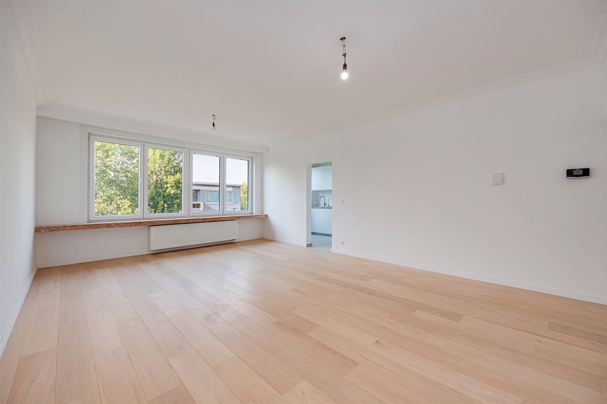 Instapklaar 2 slk appartement met terras te Mortsel