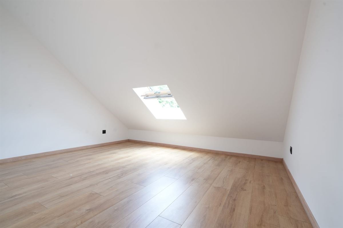 Gerenoveerde woning met drie slaapkamers en tuin